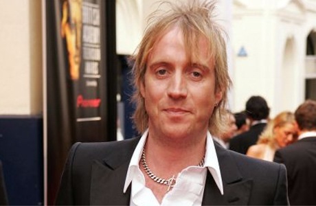 Rhys Ifans Rhys Ifans, The Hall H Shover, will not be charged