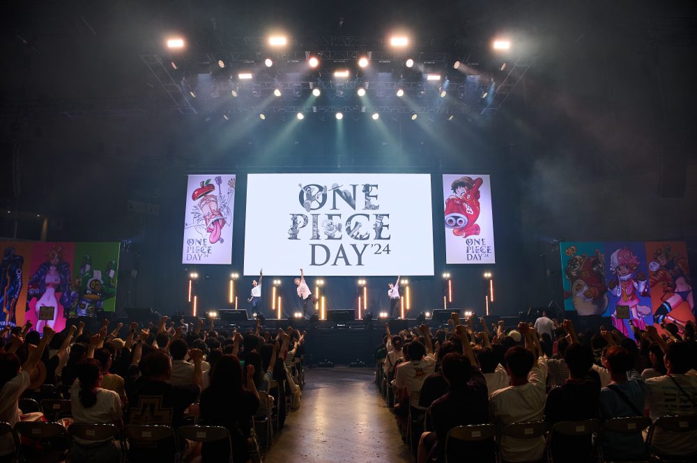 Hiroshi Kitadani performing the One Piece opening themes during the event.