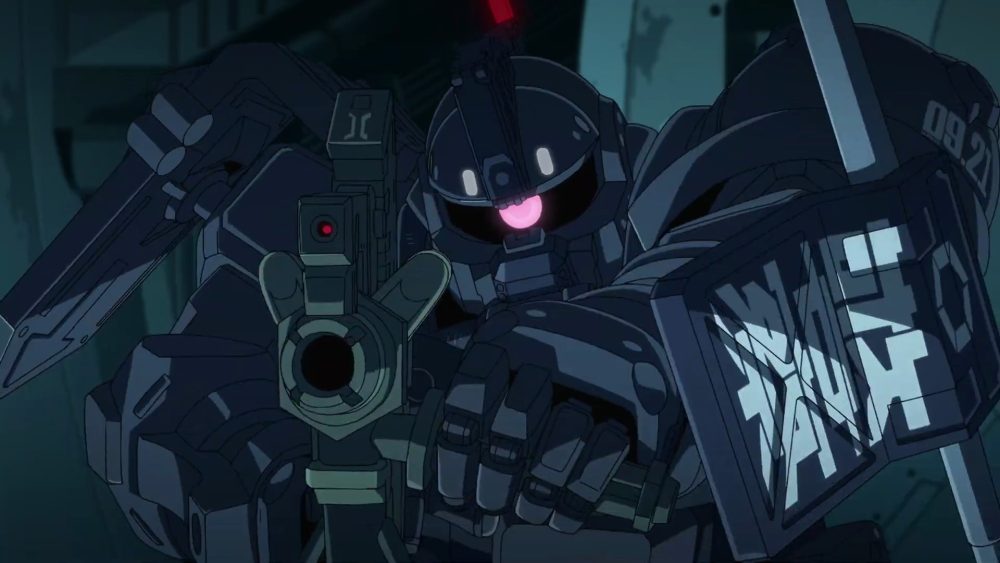 Police-themed Zaku holding a Gundam GQuuuuuuX rifle