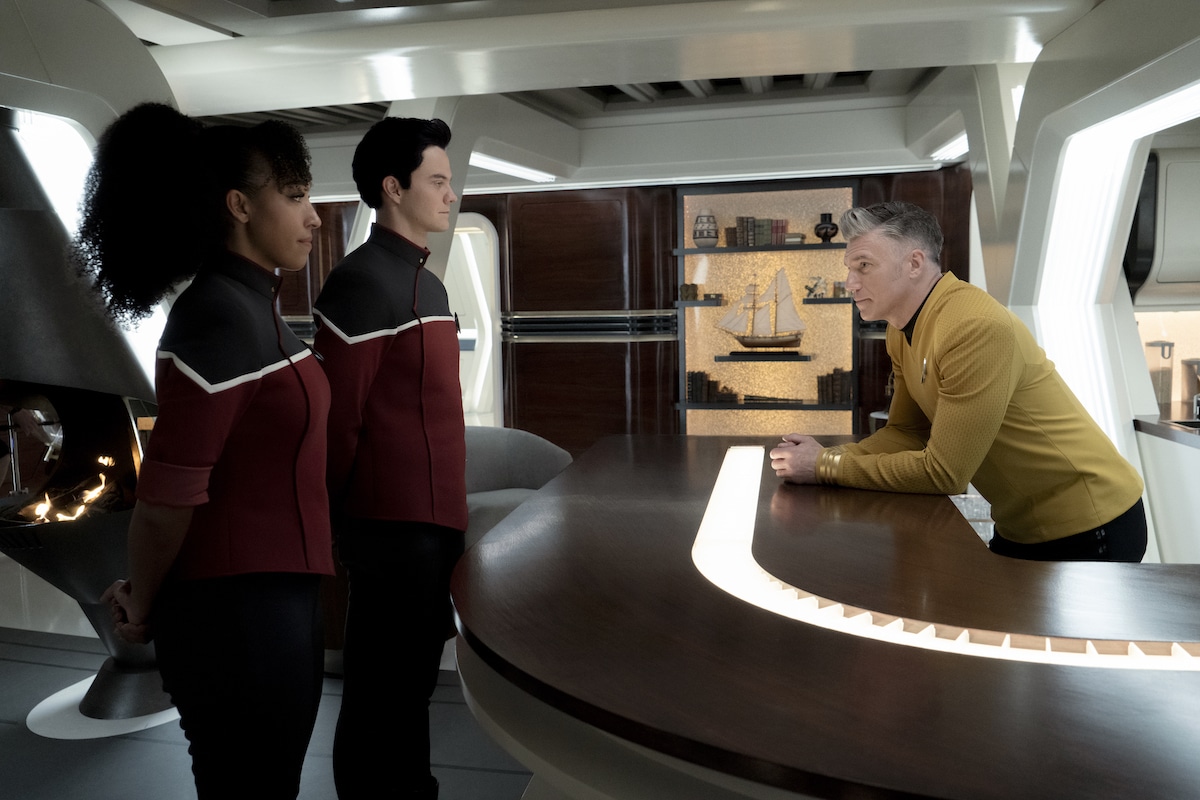 Lower Decks ensigns in Captain Pike's quarters on Star Trek: Strange New Worlds.